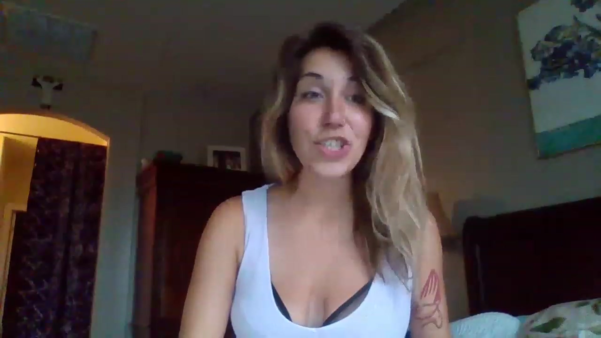 Gallery image thumbnail from BitchinBeth's myfreecams stream on, 08/23/2023, 16:20 image 17 of 20