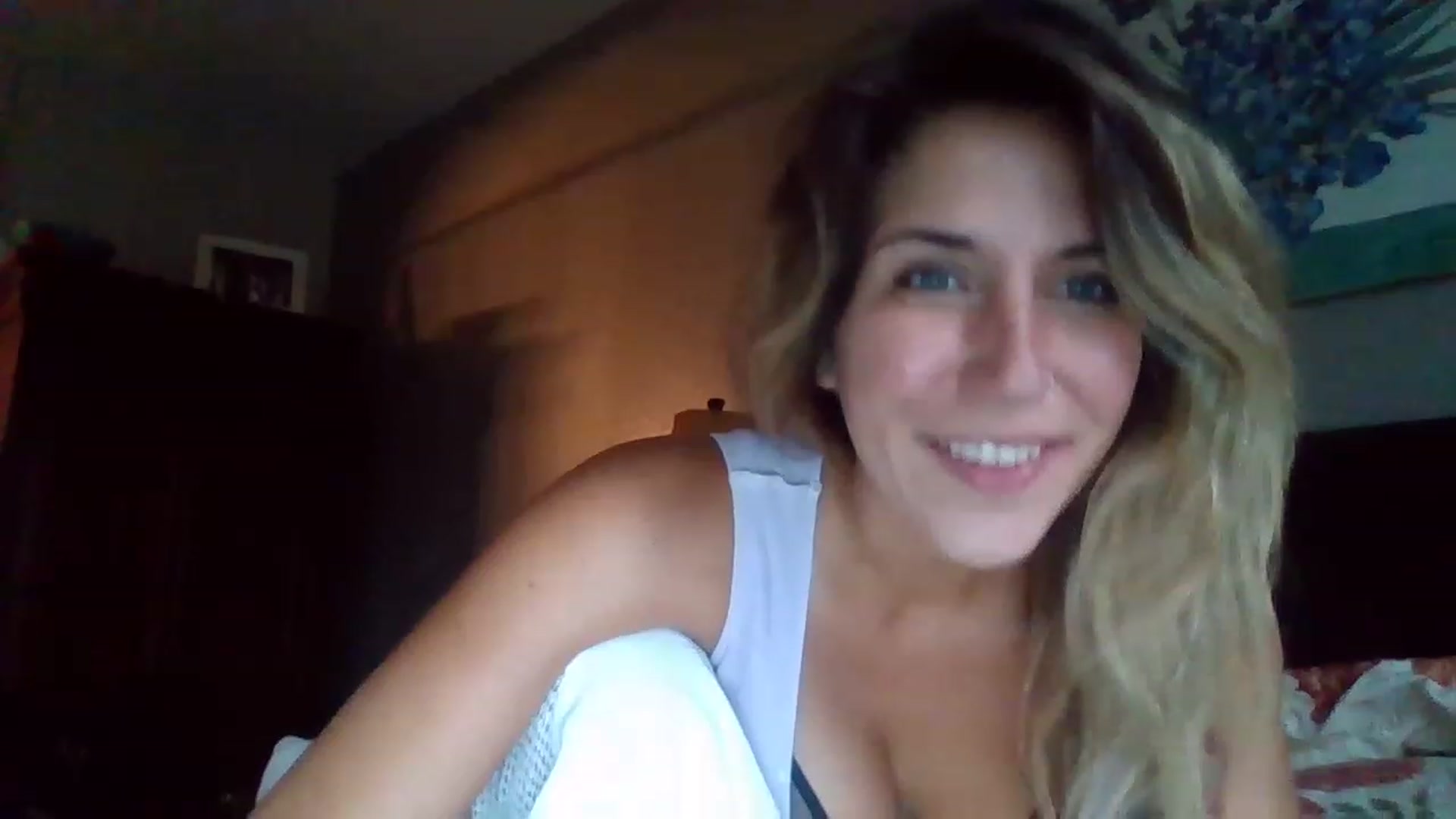 Gallery image thumbnail from BitchinBeth's myfreecams stream on, 08/23/2023, 17:21 image 4 of 20