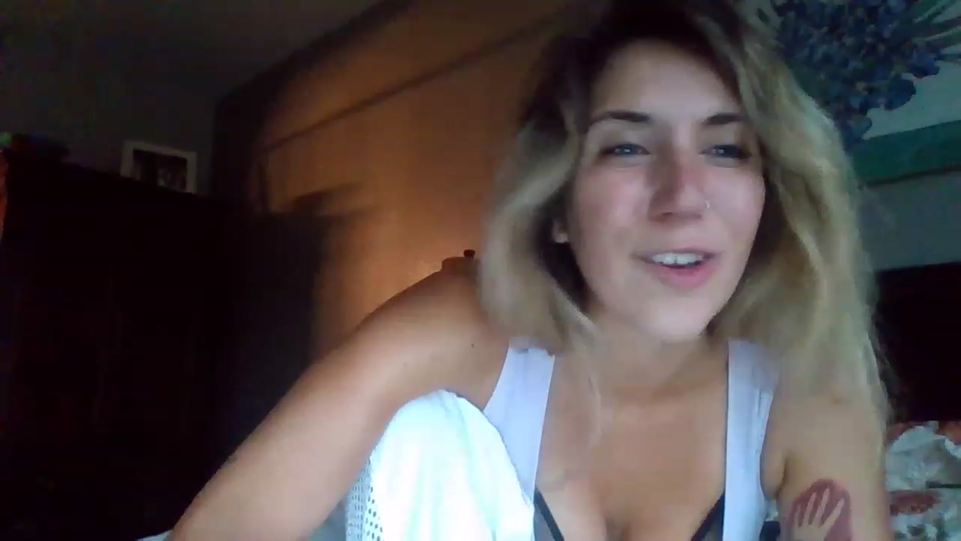 Gallery image thumbnail from BitchinBeth's myfreecams stream on, 08/23/2023, 17:21 image 13 of 20