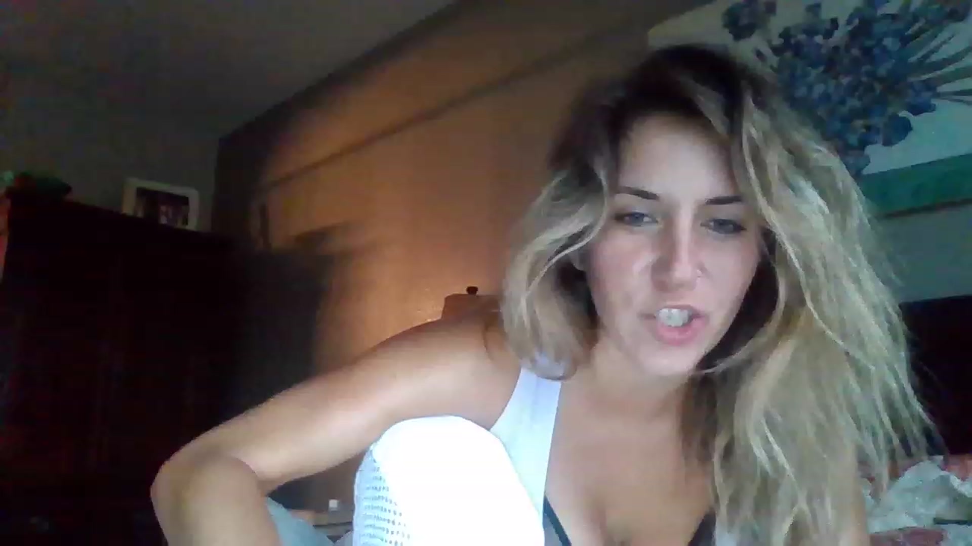 Gallery image thumbnail from BitchinBeth's myfreecams stream on, 08/23/2023, 17:21 image 11 of 20