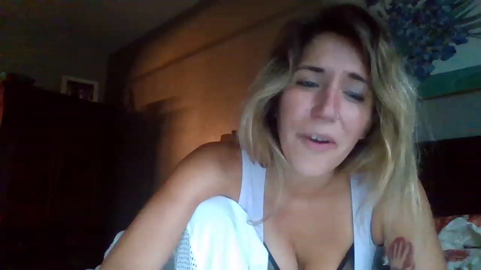 Gallery image thumbnail from BitchinBeth's myfreecams stream on, 08/23/2023, 17:21 image 12 of 20