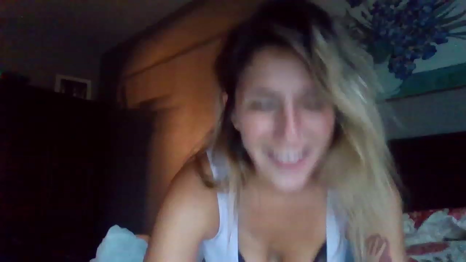 Gallery image thumbnail from BitchinBeth's myfreecams stream on, 08/23/2023, 17:21 image 15 of 20