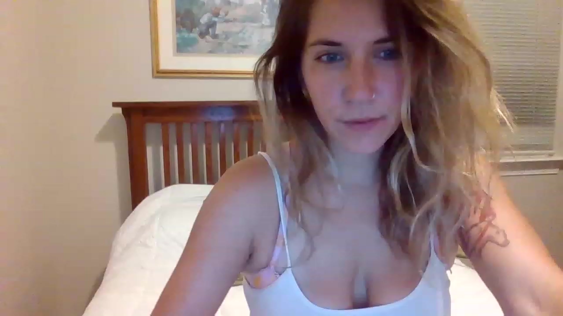 Gallery image thumbnail from BitchinBeth's myfreecams stream on, 08/27/2023, 07:47 image 5 of 20