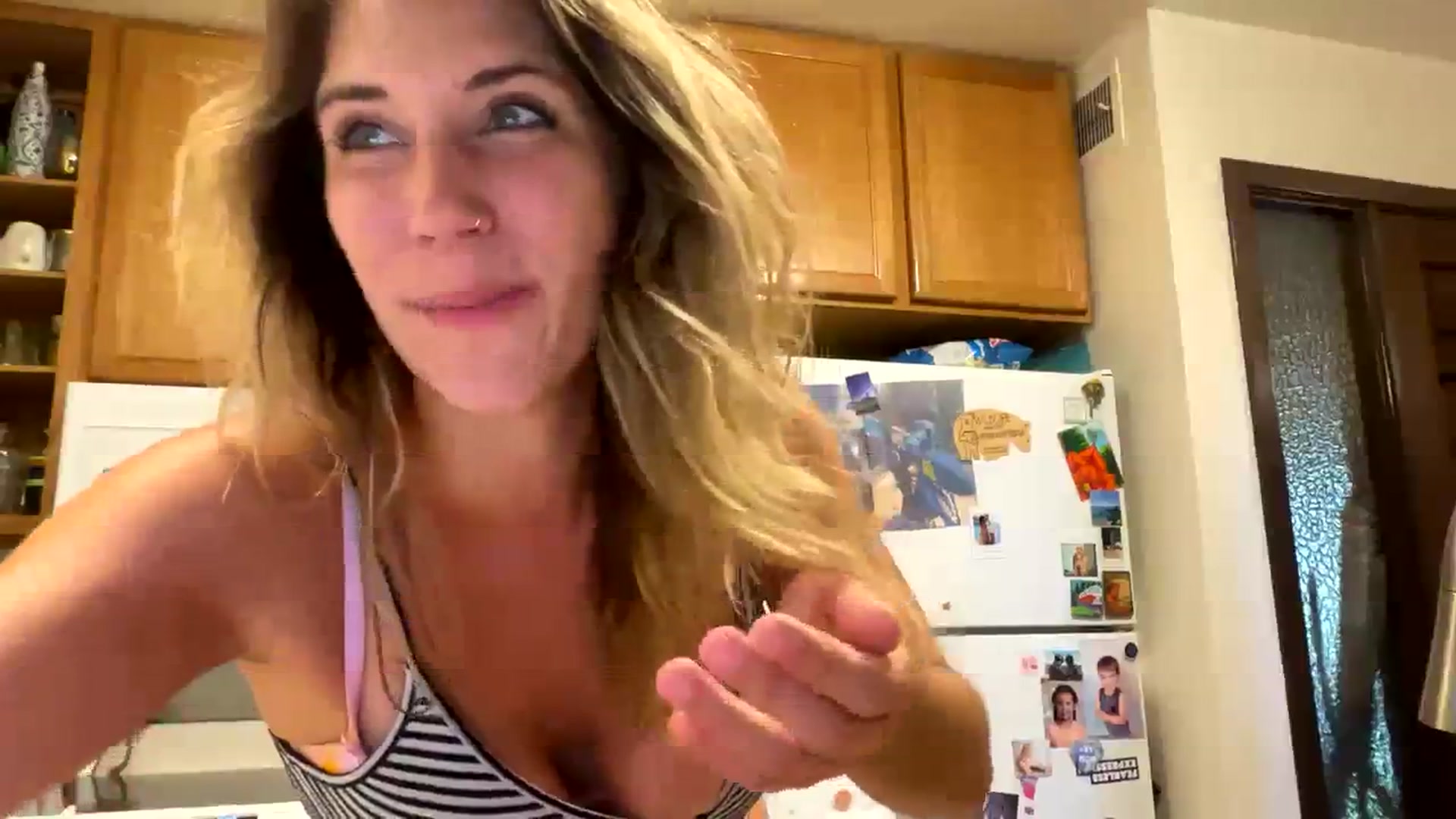 Gallery image thumbnail from BitchinBeth's myfreecams stream on, 09/08/2023, 16:38 image 10 of 20