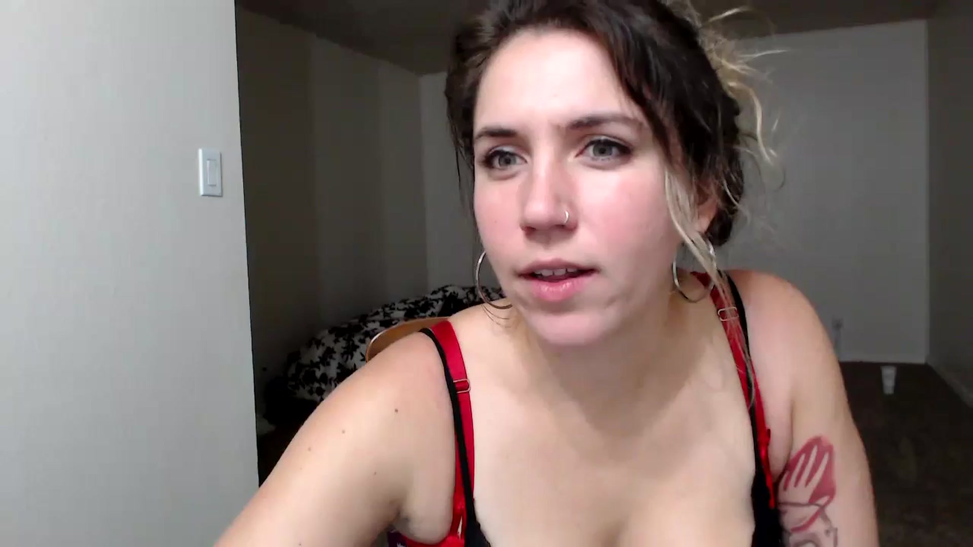 Gallery image thumbnail from BitchinBeth's myfreecams stream on, 11/15/2023, 08:57 image 11 of 20