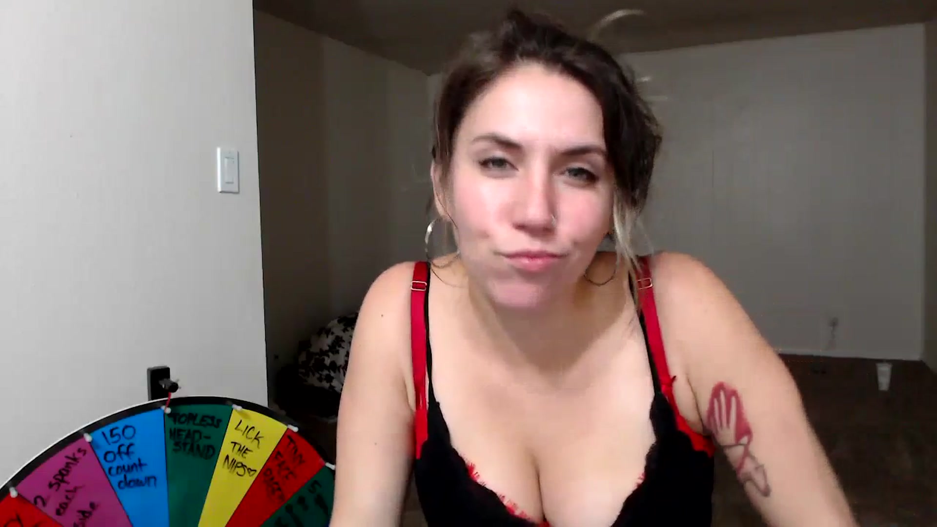 Gallery image thumbnail from BitchinBeth's myfreecams stream on, 11/15/2023, 08:57 image 6 of 20