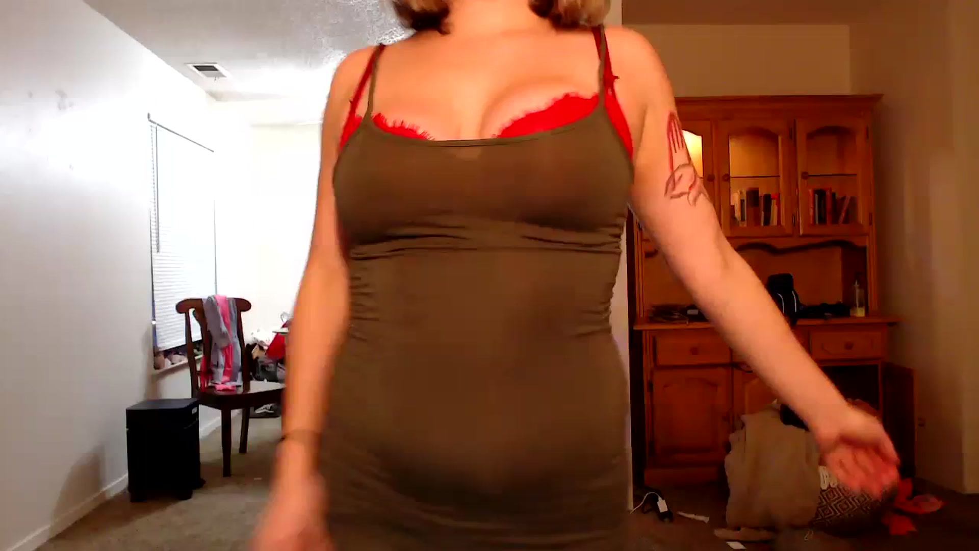 Gallery image thumbnail from BitchinBeth's myfreecams stream on, 01/03/2024, 15:29 image 12 of 20