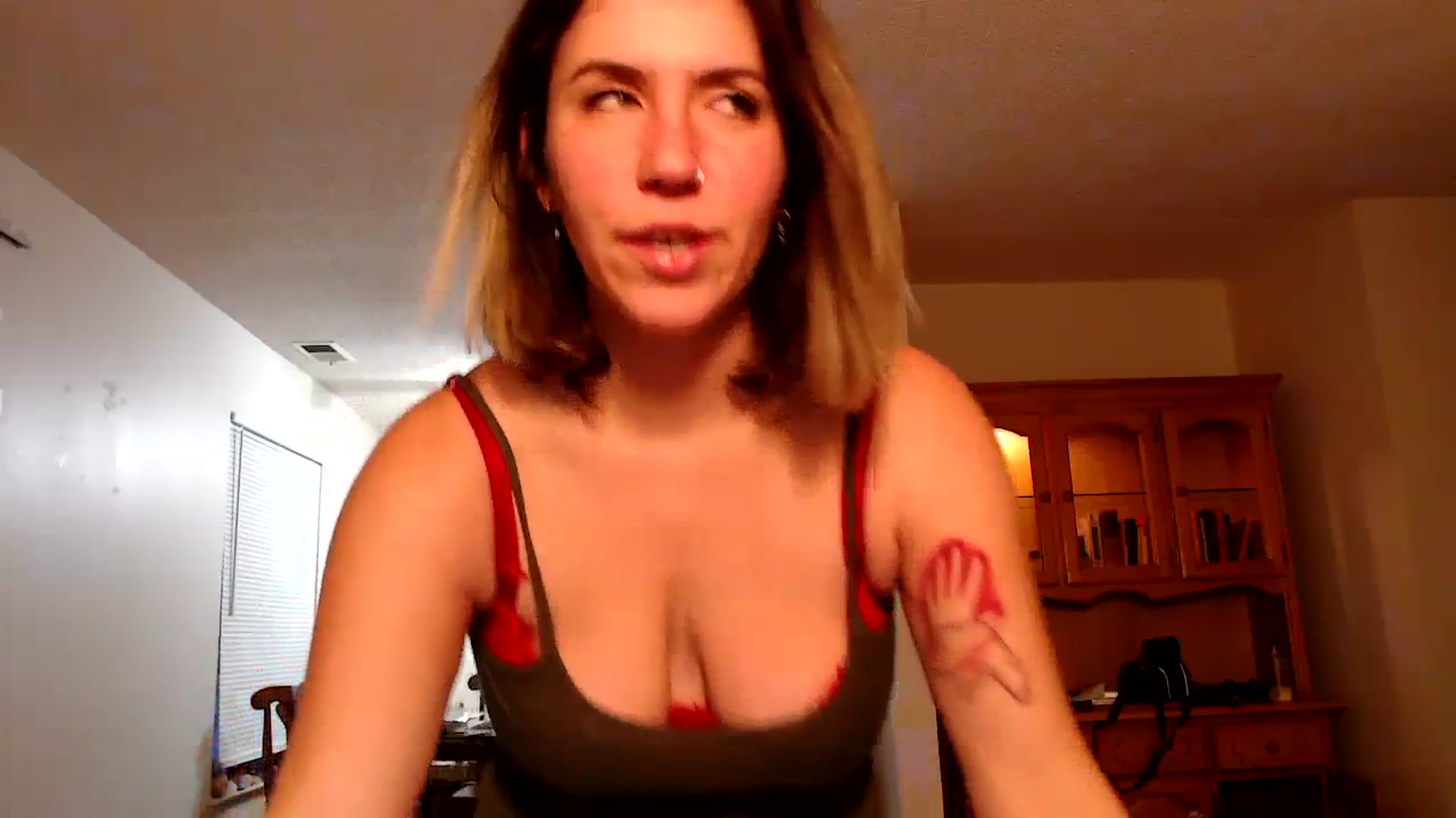 Gallery image thumbnail from BitchinBeth's myfreecams stream on, 01/03/2024, 15:29 image 13 of 20