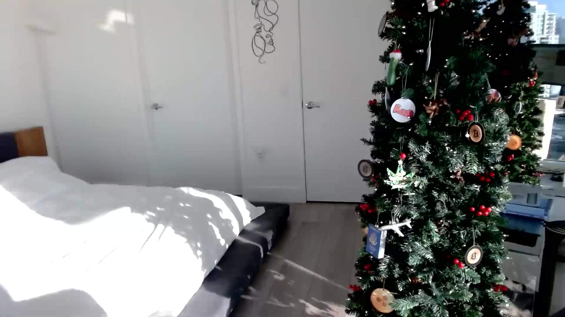 Gallery image thumbnail from BitcoinB00M's myfreecams stream on, 12/06/2024, 23:11 image 18 of 20