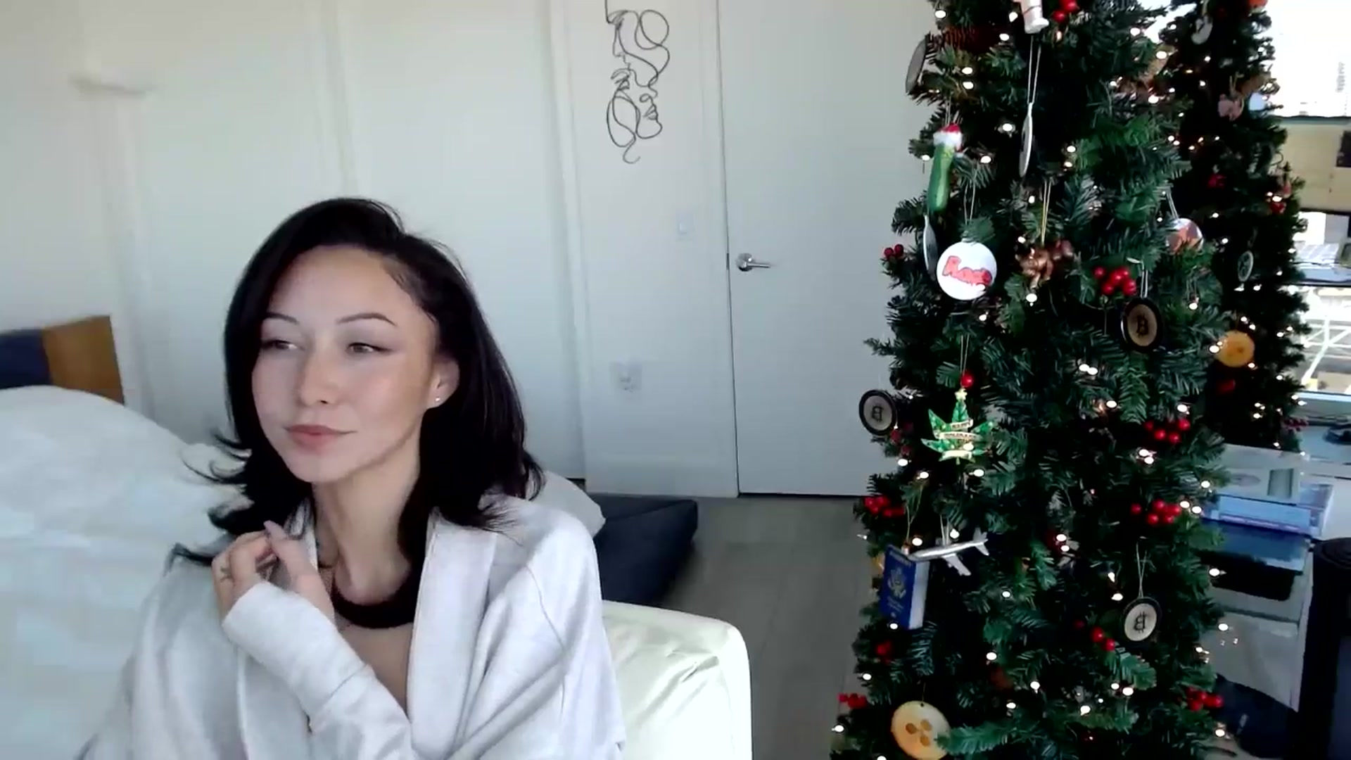 Gallery image thumbnail from BitcoinB00M's myfreecams stream on, 12/07/2024, 21:46 image 8 of 20
