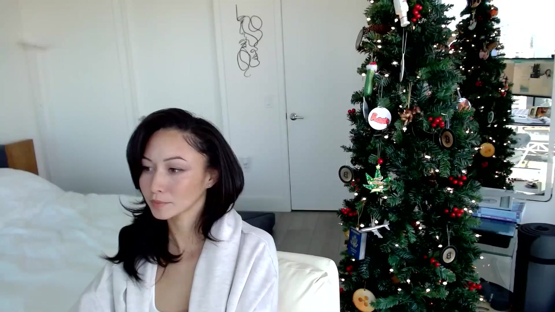 Gallery image thumbnail from BitcoinB00M's myfreecams stream on, 12/07/2024, 21:46 image 13 of 20