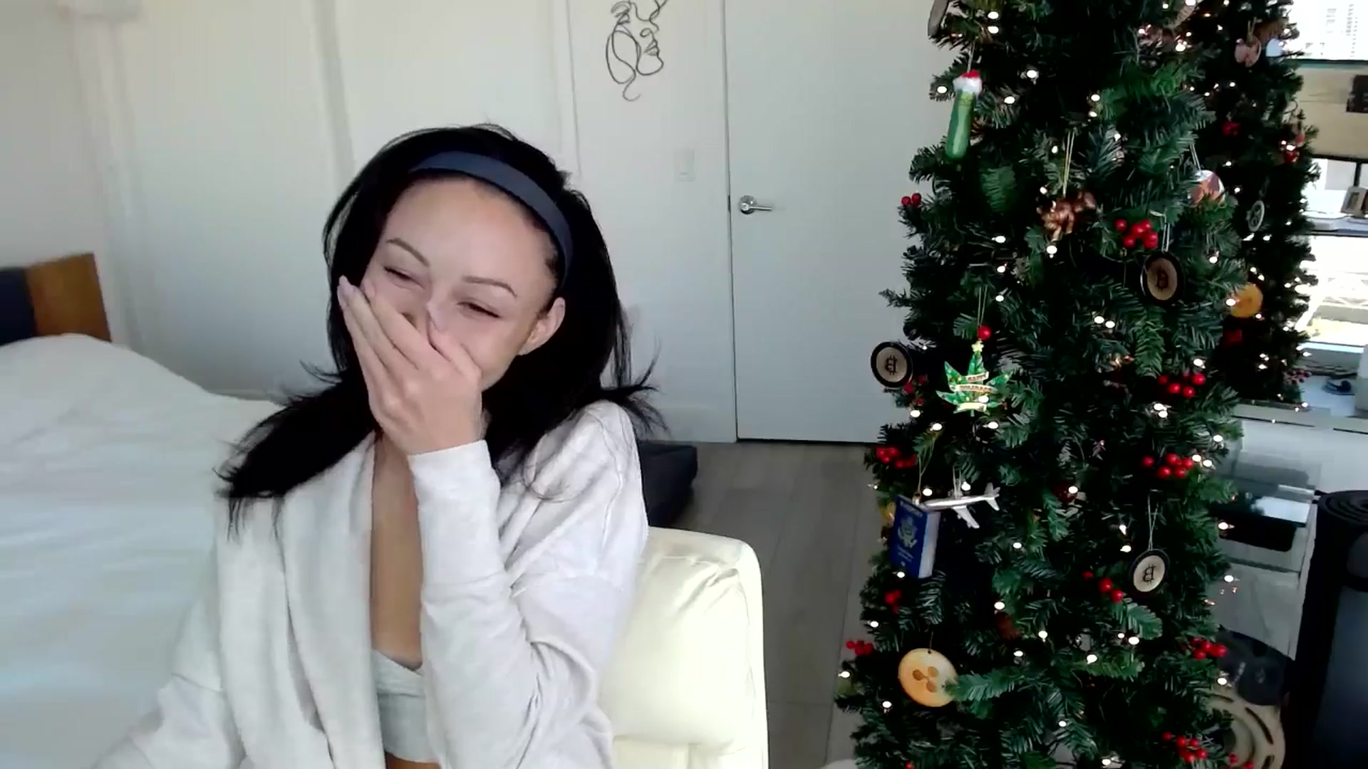 Gallery image thumbnail from BitcoinB00M's myfreecams stream on, 12/12/2024, 18:39 image 5 of 20