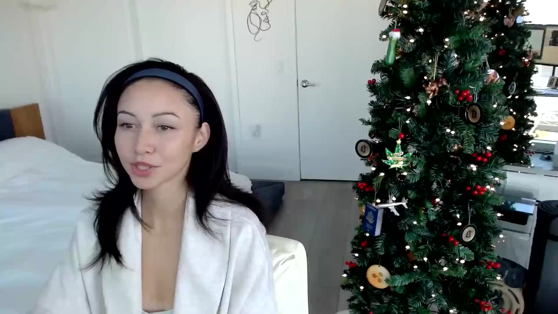 Gallery image thumbnail from BitcoinB00M's myfreecams stream on, 12/12/2024, 18:39 image 8 of 20