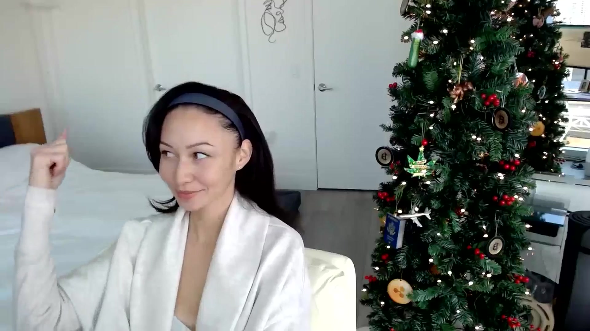 Gallery image thumbnail from BitcoinB00M's myfreecams stream on, 12/12/2024, 18:39 image 4 of 20