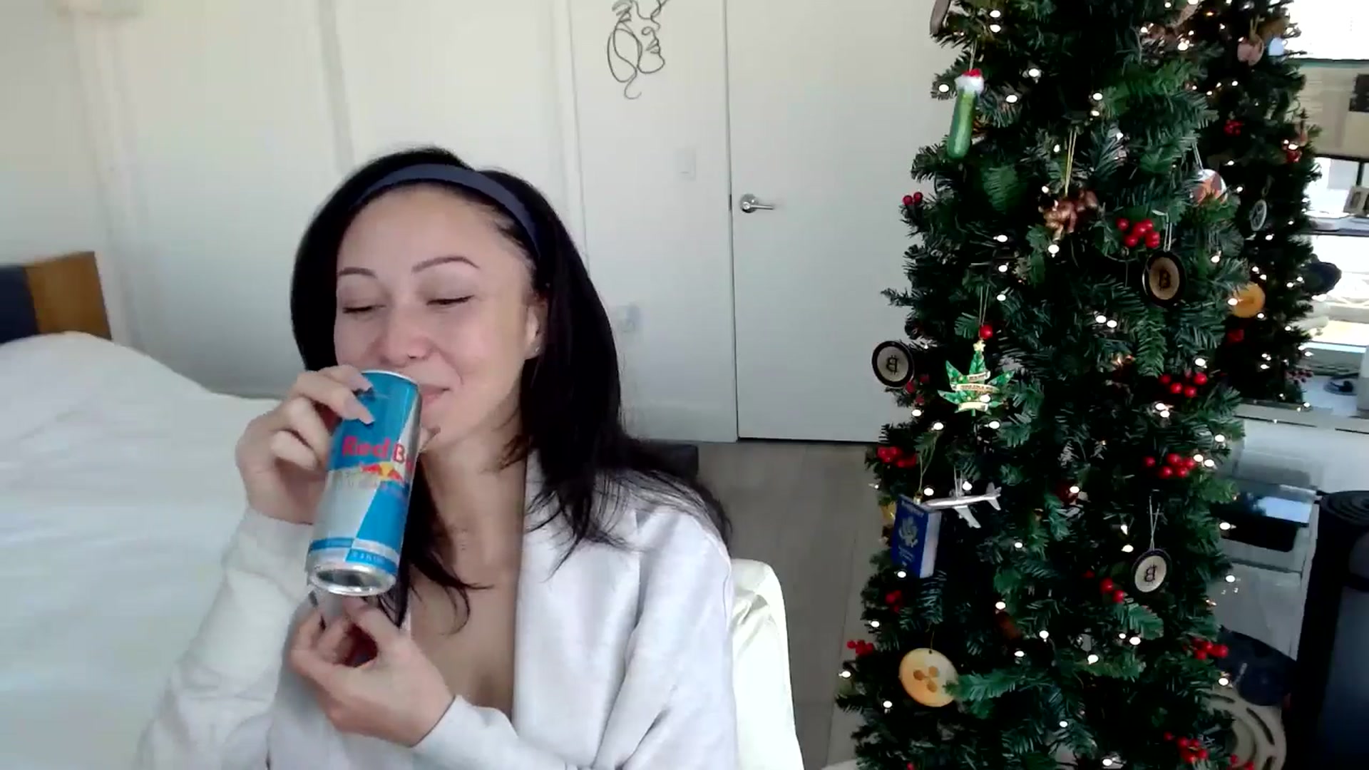 Gallery image thumbnail from BitcoinB00M's myfreecams stream on, 12/12/2024, 19:40 image 5 of 20