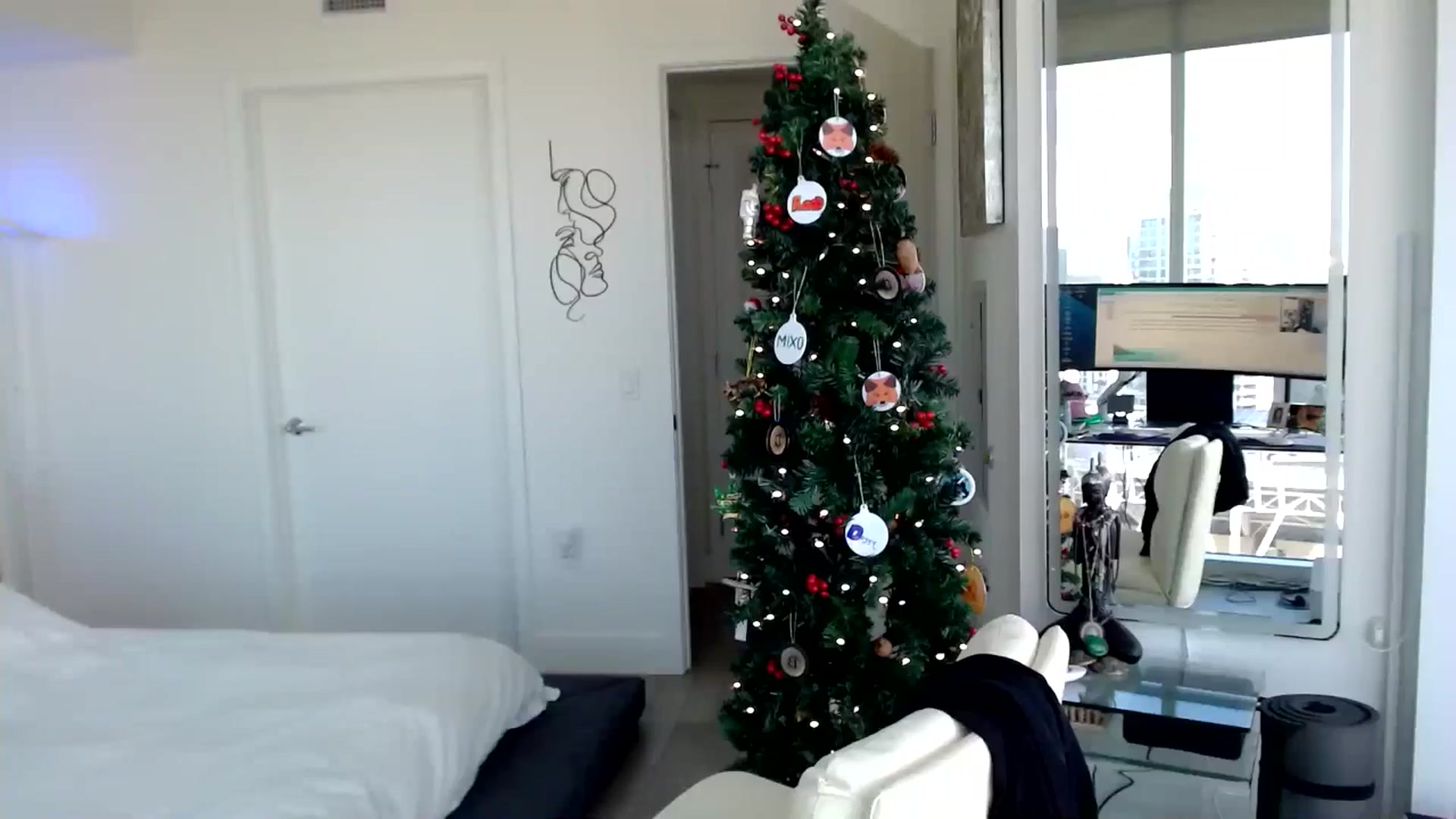 Gallery image thumbnail from BitcoinB00M's myfreecams stream on, 12/14/2024, 20:55 image 4 of 20