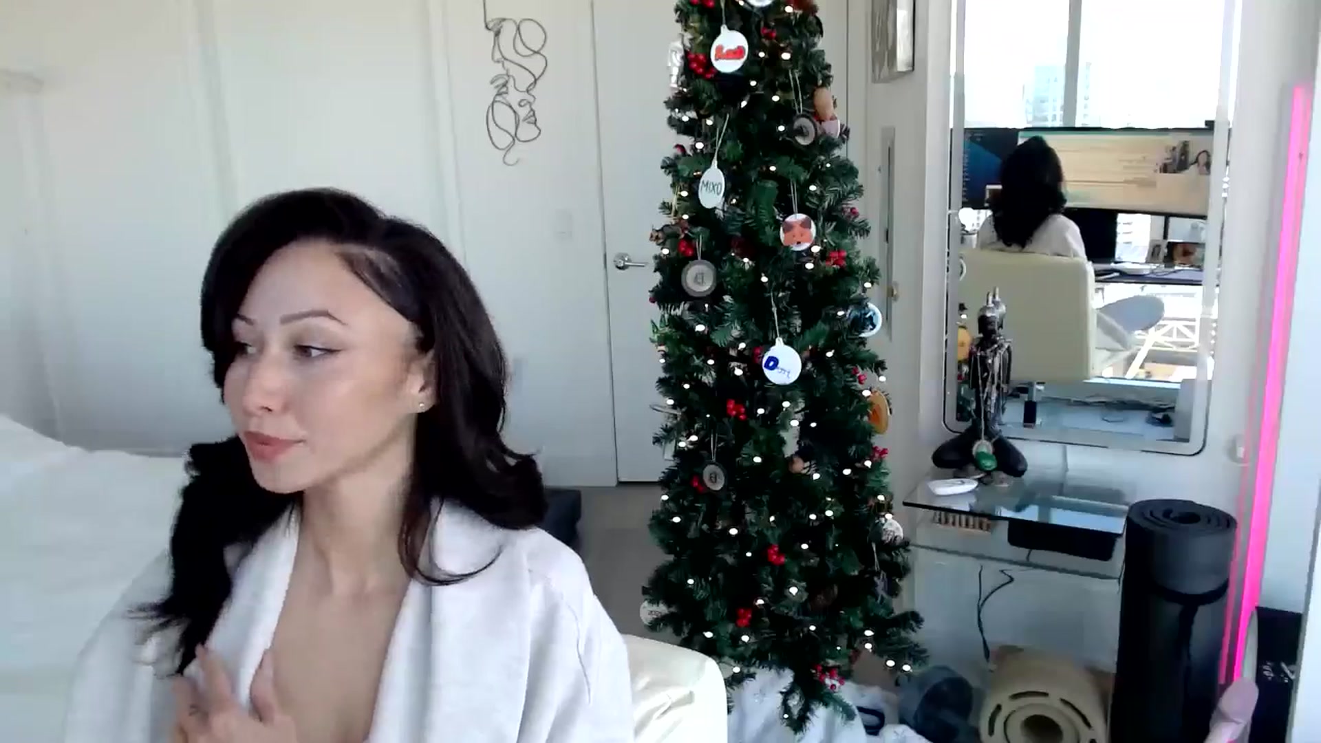 Gallery image thumbnail from BitcoinB00M's myfreecams stream on, 12/16/2024, 21:54 image 3 of 20
