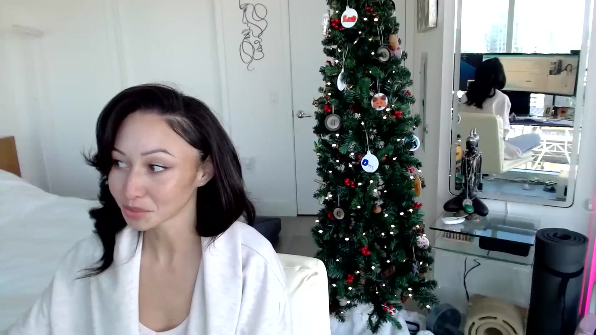 Gallery image thumbnail from BitcoinB00M's myfreecams stream on, 12/16/2024, 21:54 image 14 of 20