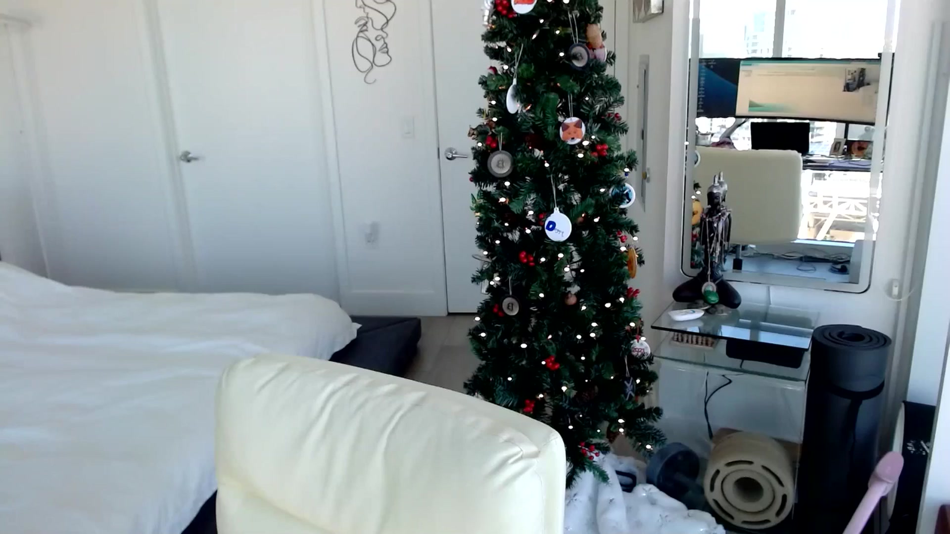 Gallery image thumbnail from BitcoinB00M's myfreecams stream on, 12/17/2024, 21:27 image 1 of 20