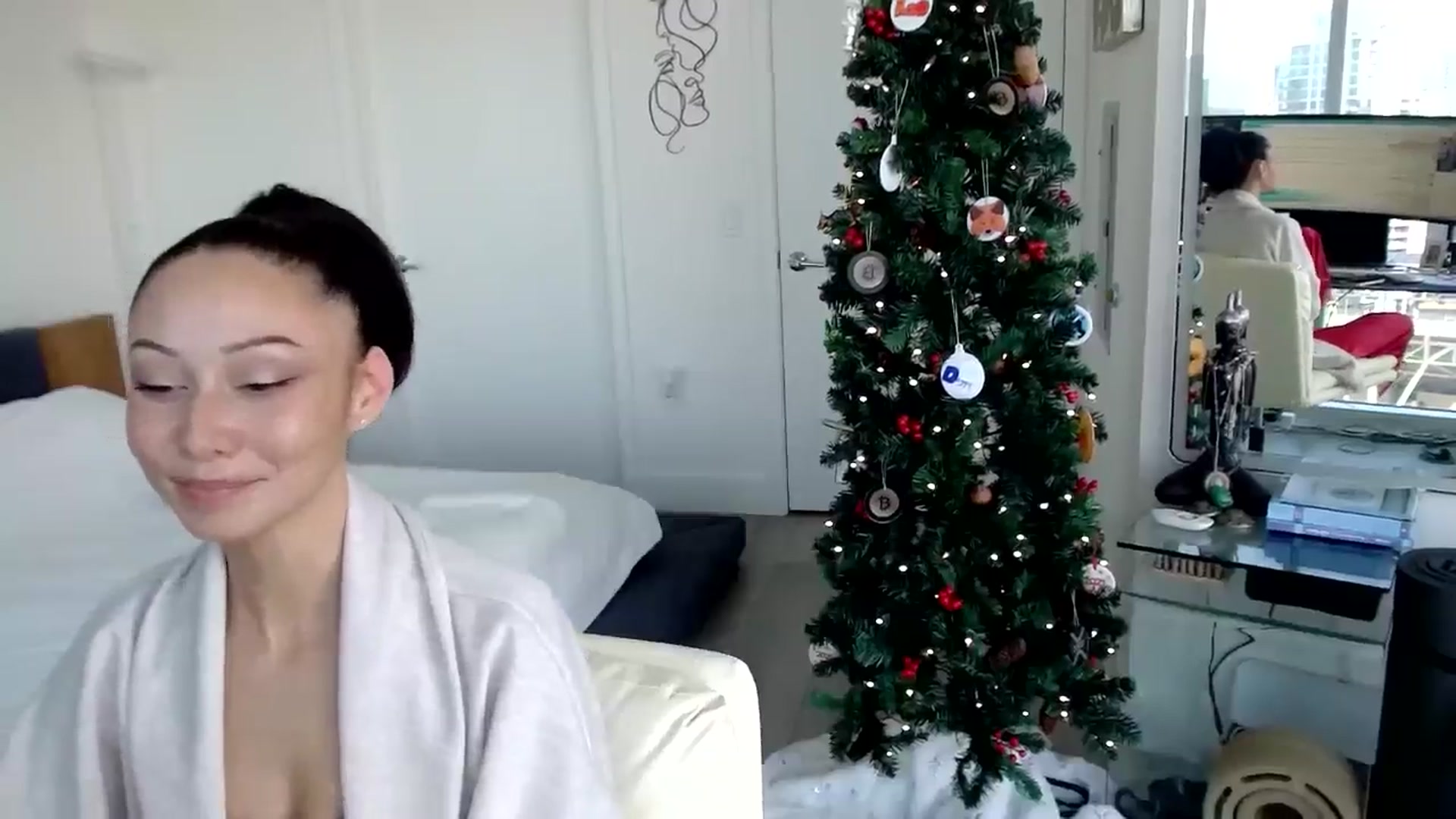 Gallery image thumbnail from BitcoinB00M's myfreecams stream on, 12/23/2024, 21:09 image 13 of 20