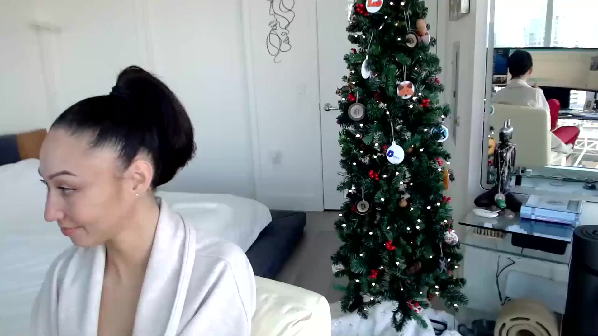 Gallery image thumbnail from BitcoinB00M's myfreecams stream on, 12/23/2024, 21:09 image 18 of 20