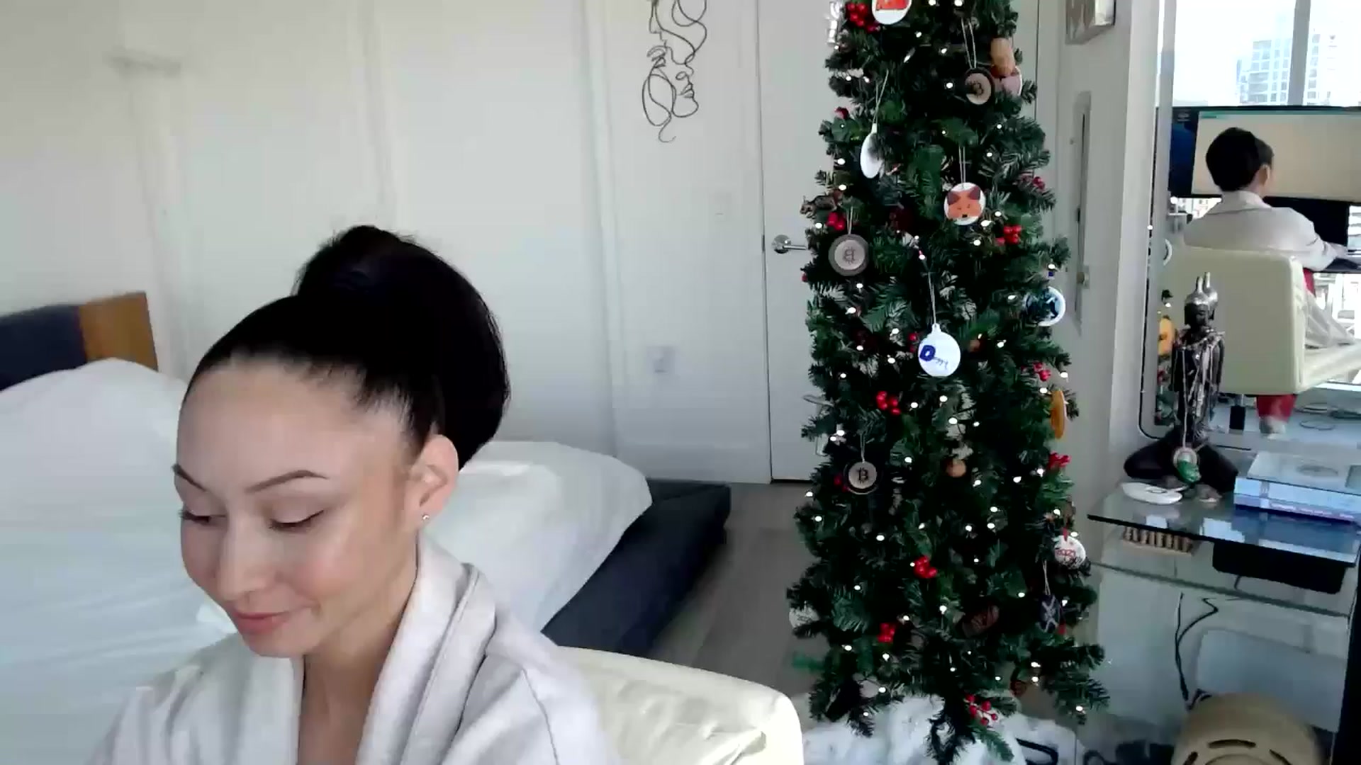 Gallery image thumbnail from BitcoinB00M's myfreecams stream on, 12/23/2024, 21:09 image 1 of 20