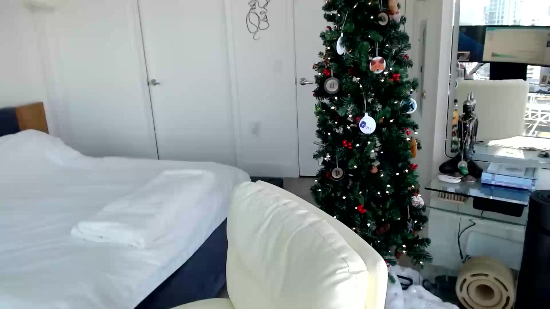Gallery image thumbnail from BitcoinB00M's myfreecams stream on, 12/23/2024, 22:10 image 1 of 20