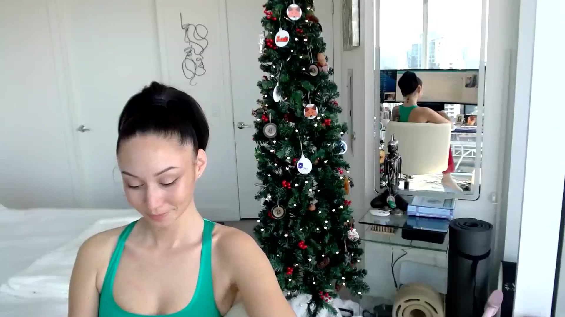 Gallery image thumbnail from BitcoinB00M's myfreecams stream on, 12/23/2024, 22:10 image 12 of 20