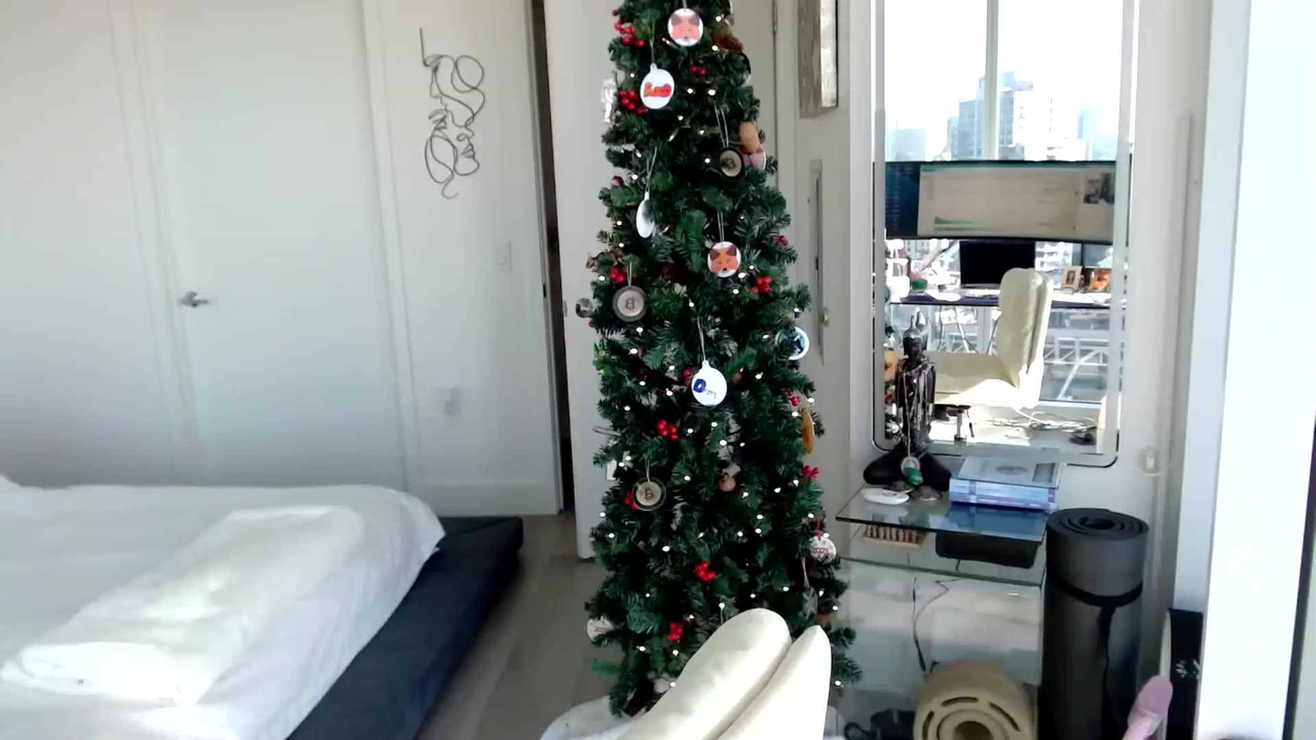 Gallery image thumbnail from BitcoinB00M's myfreecams stream on, 12/23/2024, 22:10 image 20 of 20