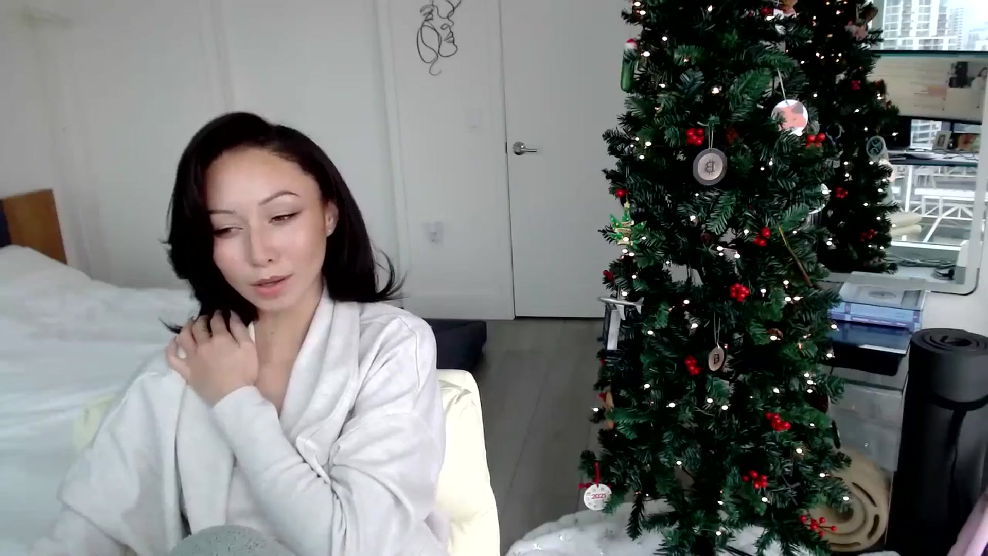 Gallery image thumbnail from BitcoinB00M's myfreecams stream on, 12/27/2024, 21:28 image 9 of 20