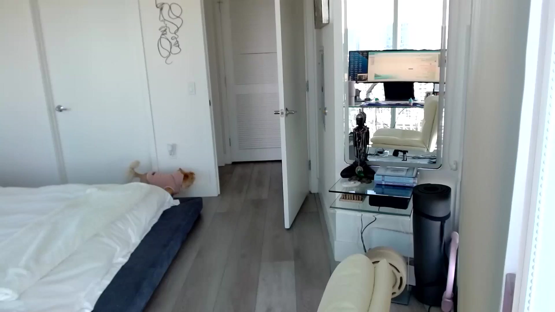 Gallery image thumbnail from BitcoinB00M's myfreecams stream on, 01/04/2025, 21:07 image 20 of 20