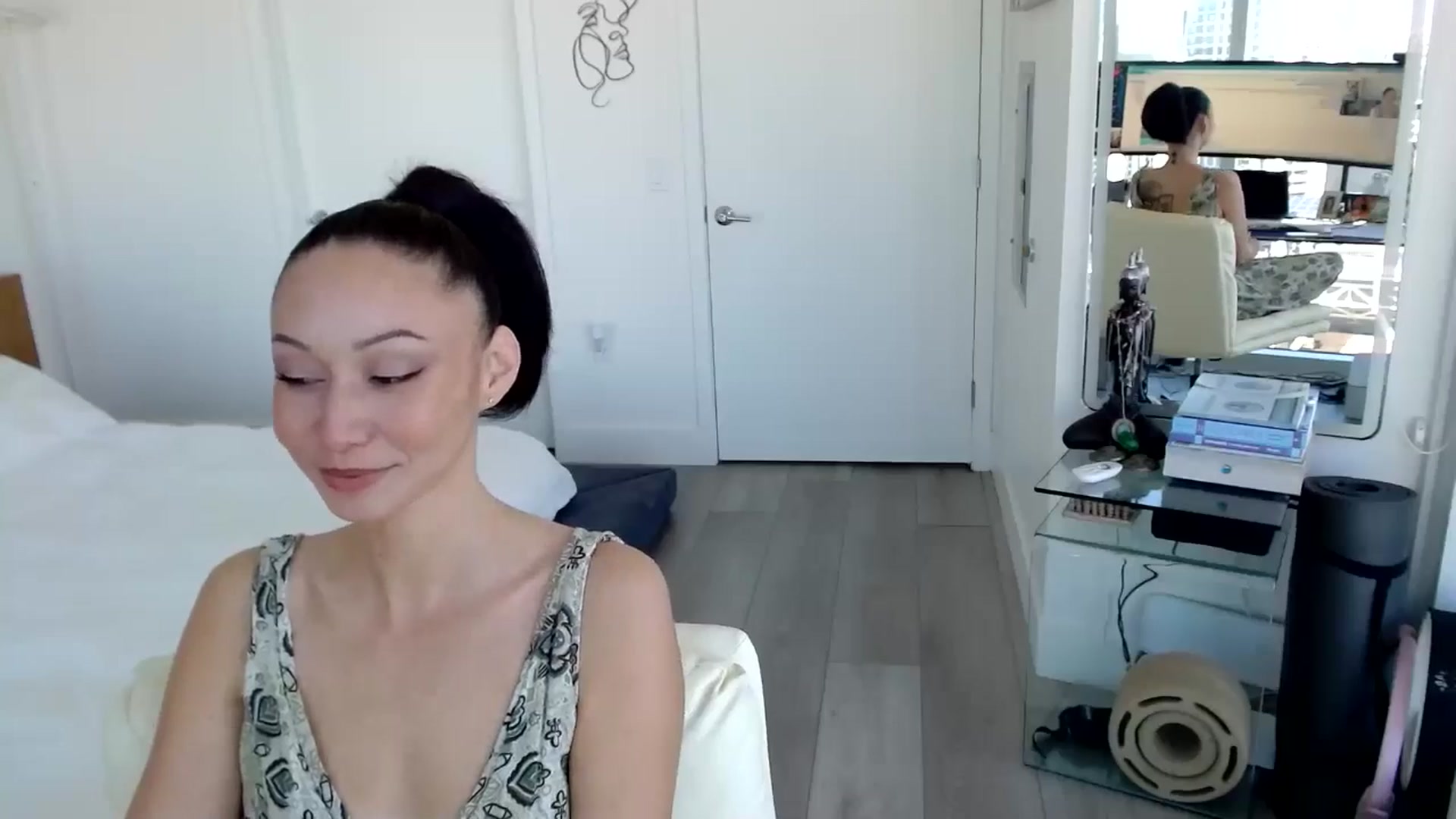 Gallery image thumbnail from BitcoinB00M's myfreecams stream on, 01/06/2025, 20:06 image 6 of 20
