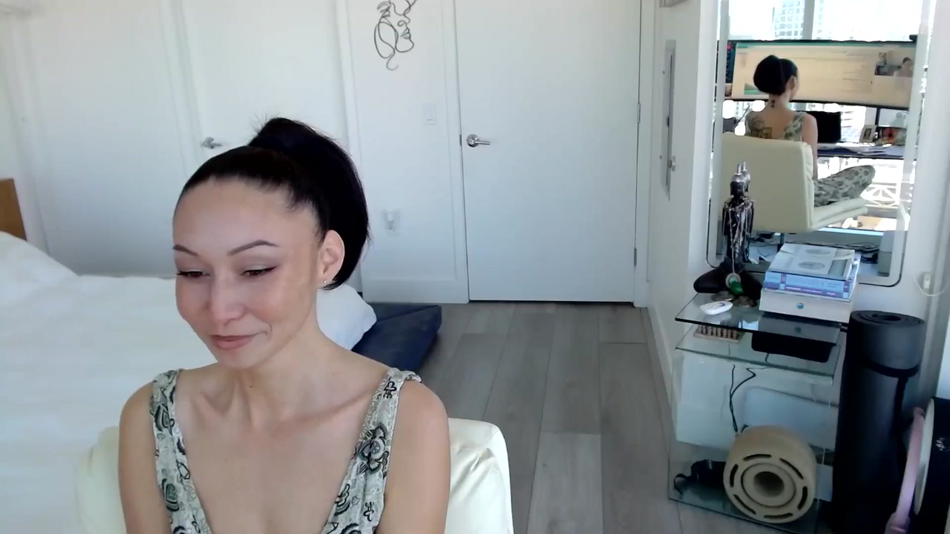 Gallery image thumbnail from BitcoinB00M's myfreecams stream on, 01/06/2025, 20:06 image 10 of 20