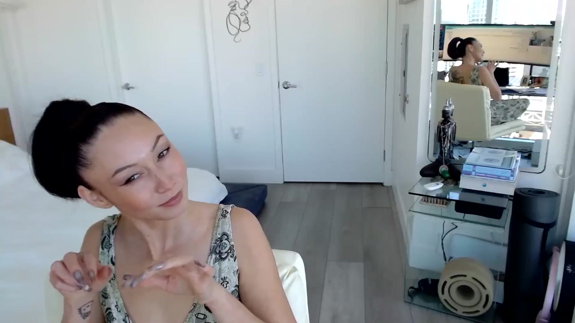 Gallery image thumbnail from BitcoinB00M's myfreecams stream on, 01/06/2025, 20:06 image 8 of 20