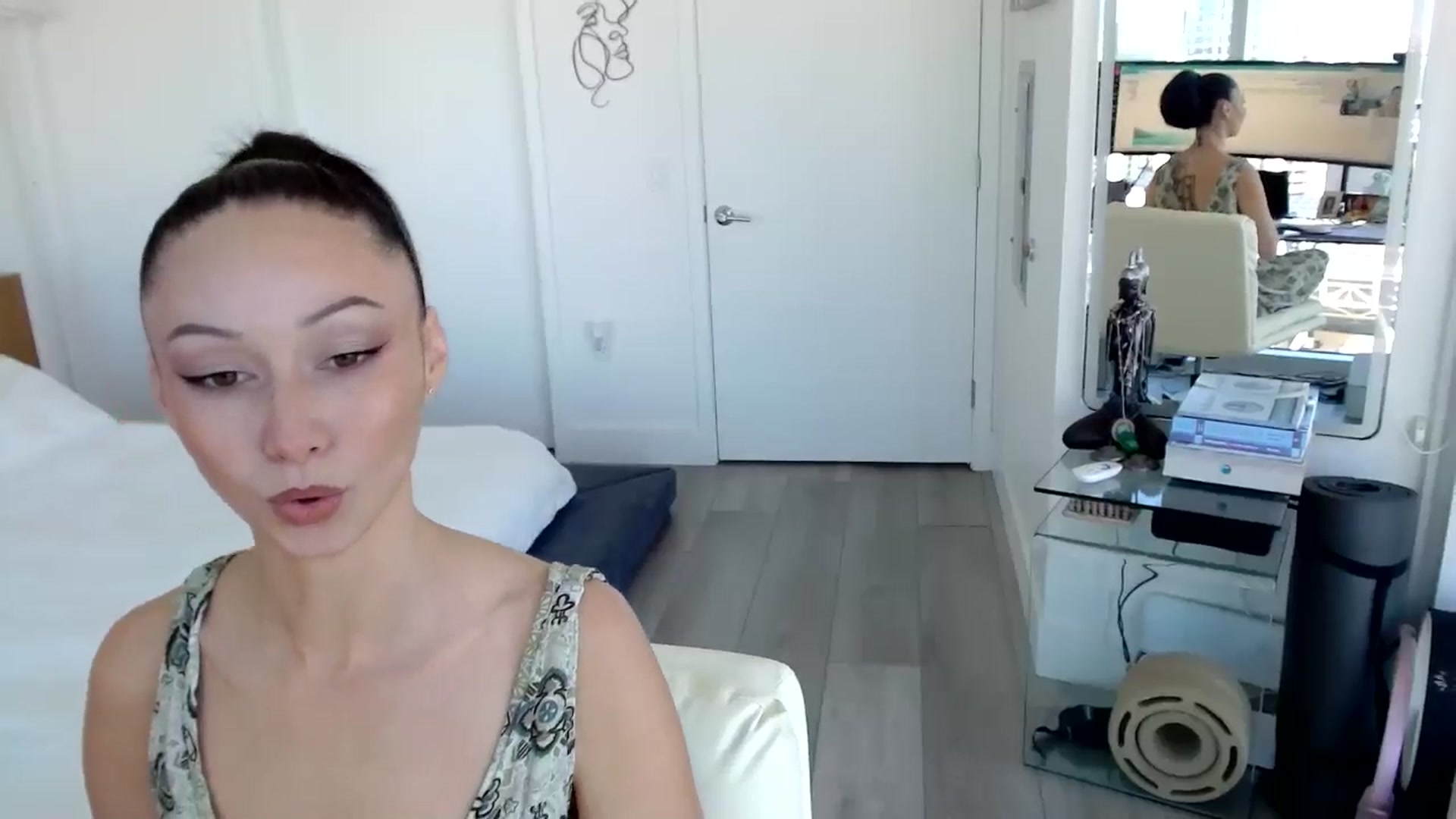 Gallery image thumbnail from BitcoinB00M's myfreecams stream on, 01/06/2025, 20:06 image 3 of 20