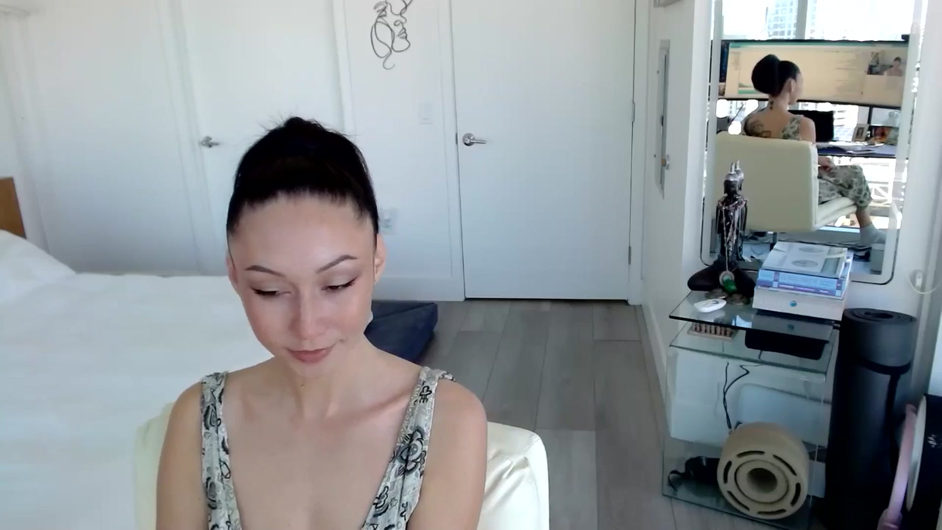 Gallery image thumbnail from BitcoinB00M's myfreecams stream on, 01/06/2025, 20:06 image 15 of 20