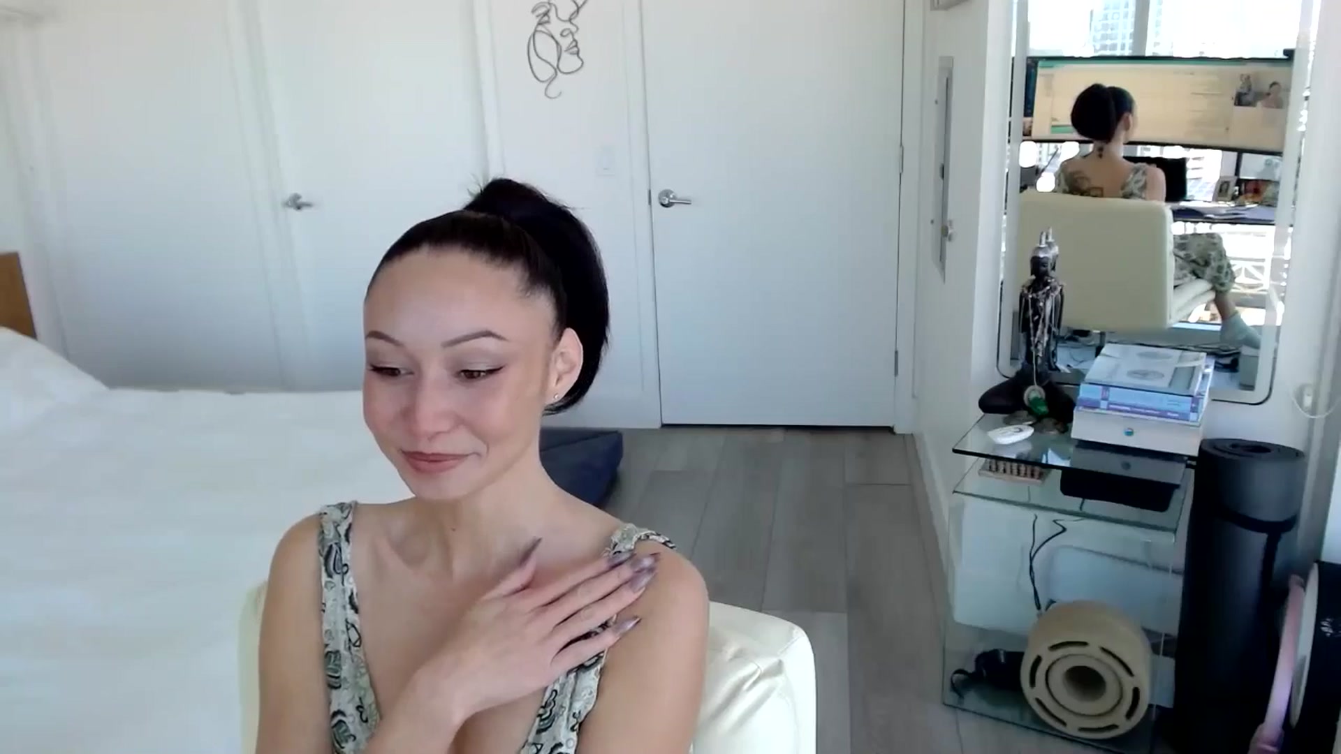 Gallery image thumbnail from BitcoinB00M's myfreecams stream on, 01/06/2025, 20:06 image 16 of 20
