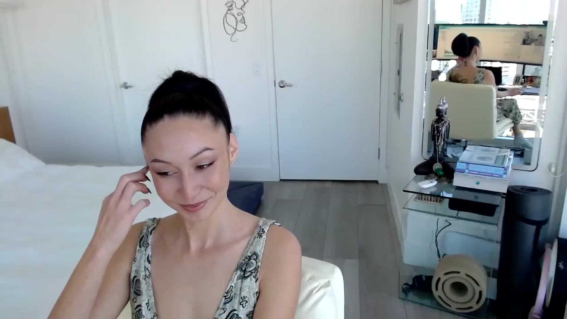 Gallery image thumbnail from BitcoinB00M's myfreecams stream on, 01/06/2025, 20:06 image 14 of 20