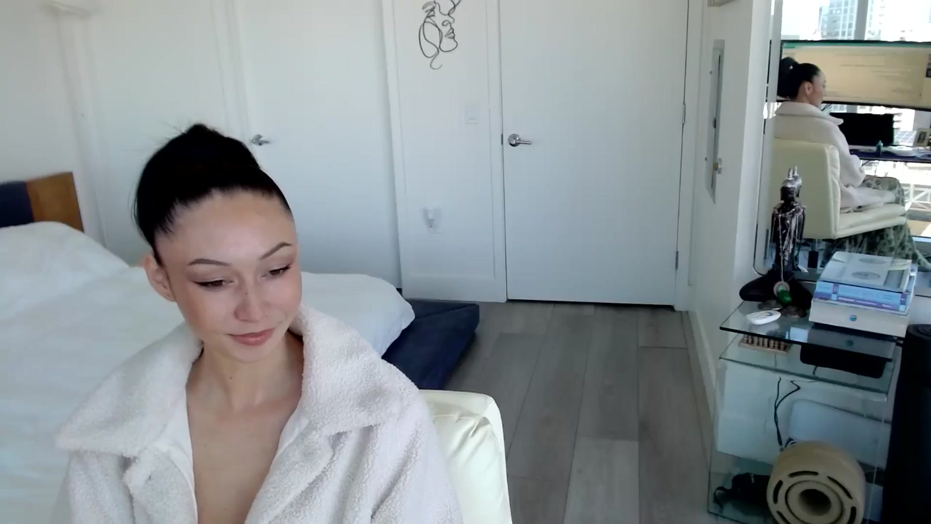 Gallery image thumbnail from BitcoinB00M's myfreecams stream on, 01/06/2025, 21:24 image 9 of 20
