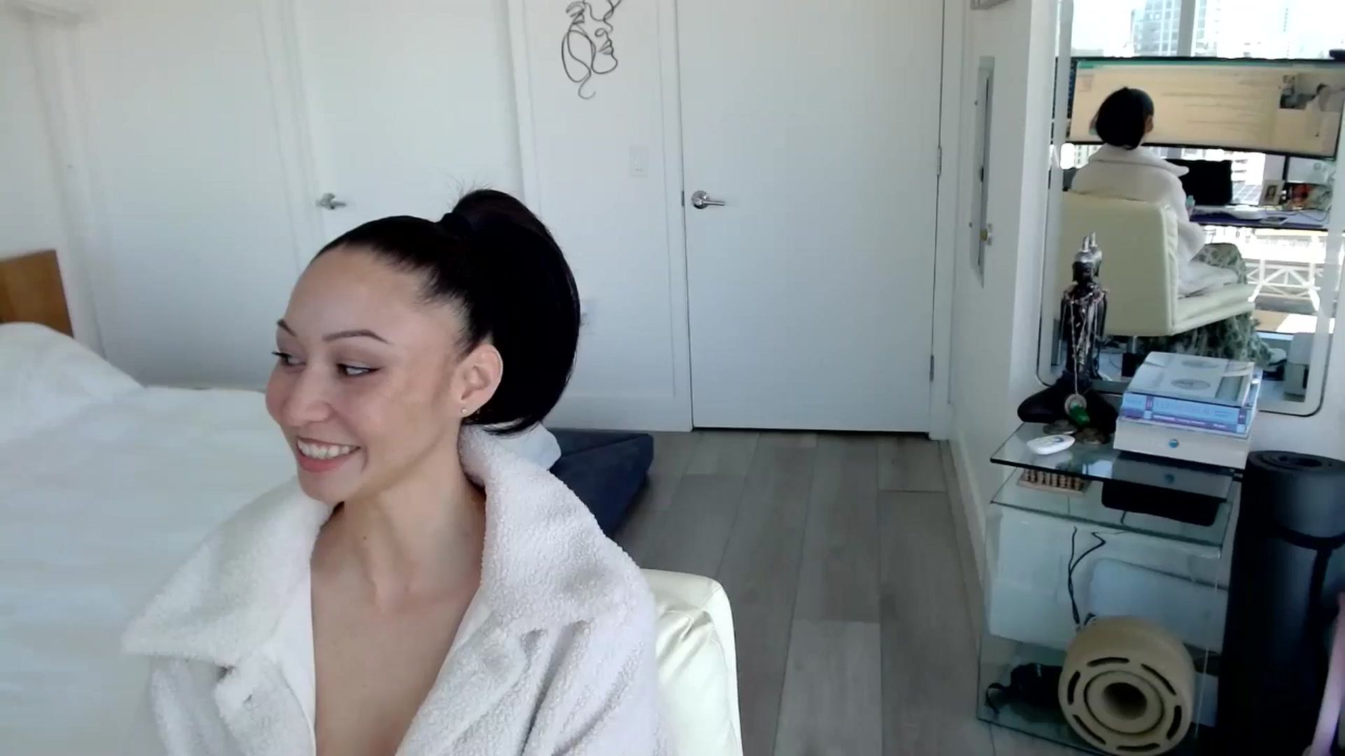 Gallery image thumbnail from BitcoinB00M's myfreecams stream on, 01/06/2025, 21:24 image 11 of 20