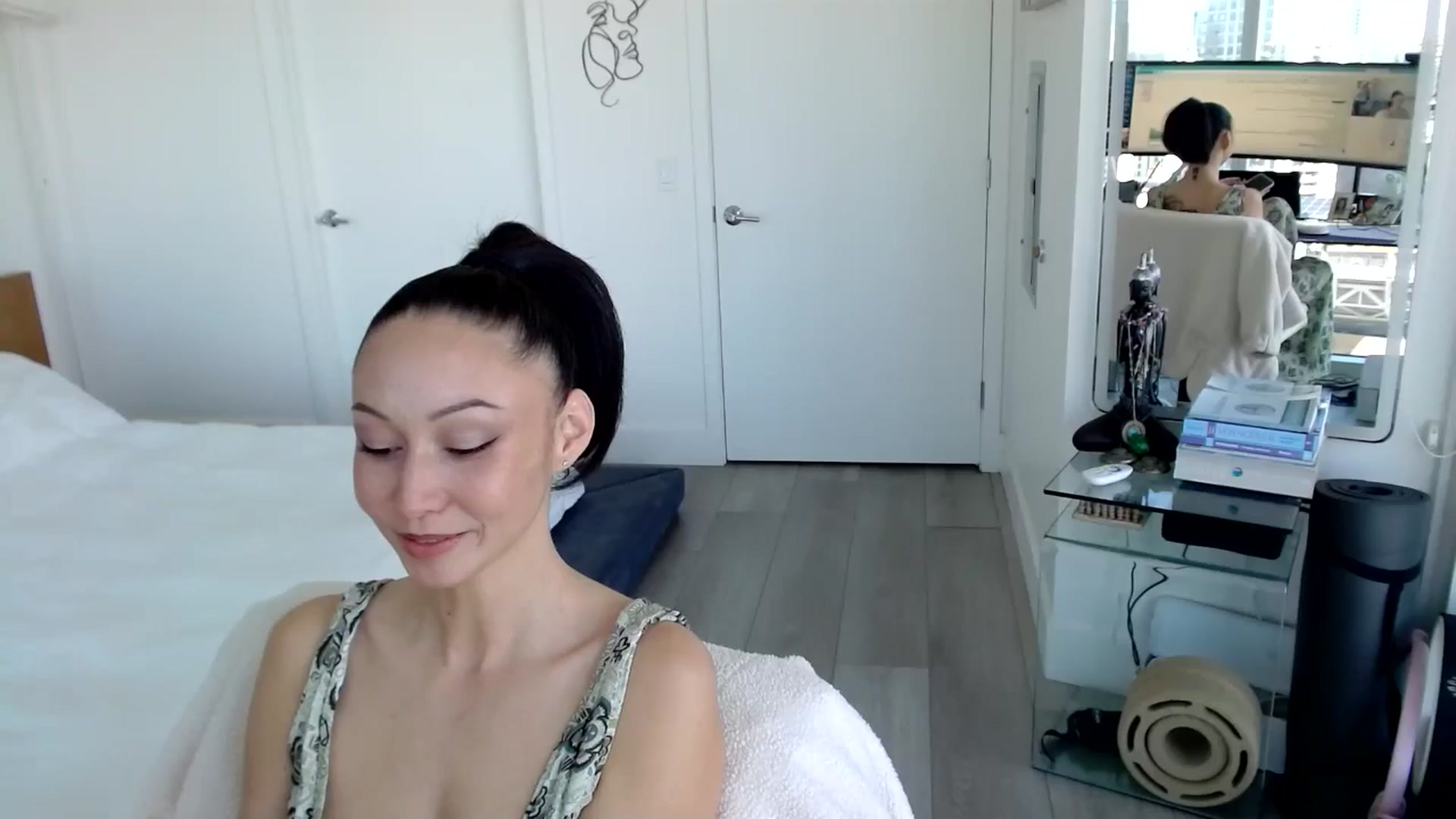 Gallery image thumbnail from BitcoinB00M's myfreecams stream on, 01/06/2025, 21:24 image 16 of 20