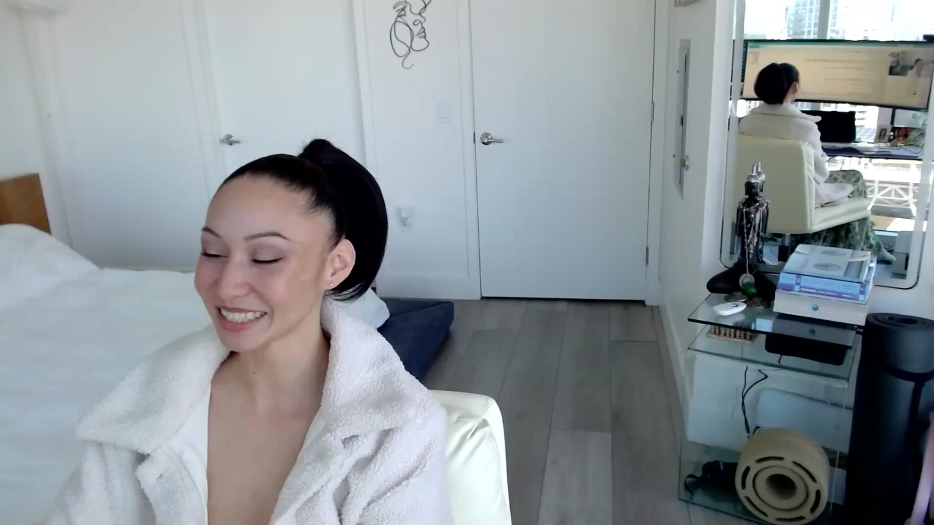 Gallery image thumbnail from BitcoinB00M's myfreecams stream on, 01/06/2025, 21:24 image 12 of 20