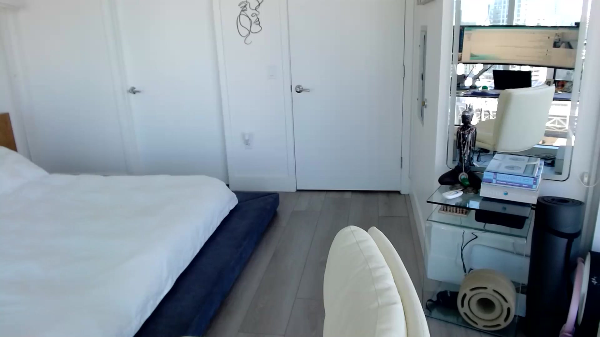 Gallery image thumbnail from BitcoinB00M's myfreecams stream on, 01/06/2025, 21:24 image 2 of 20