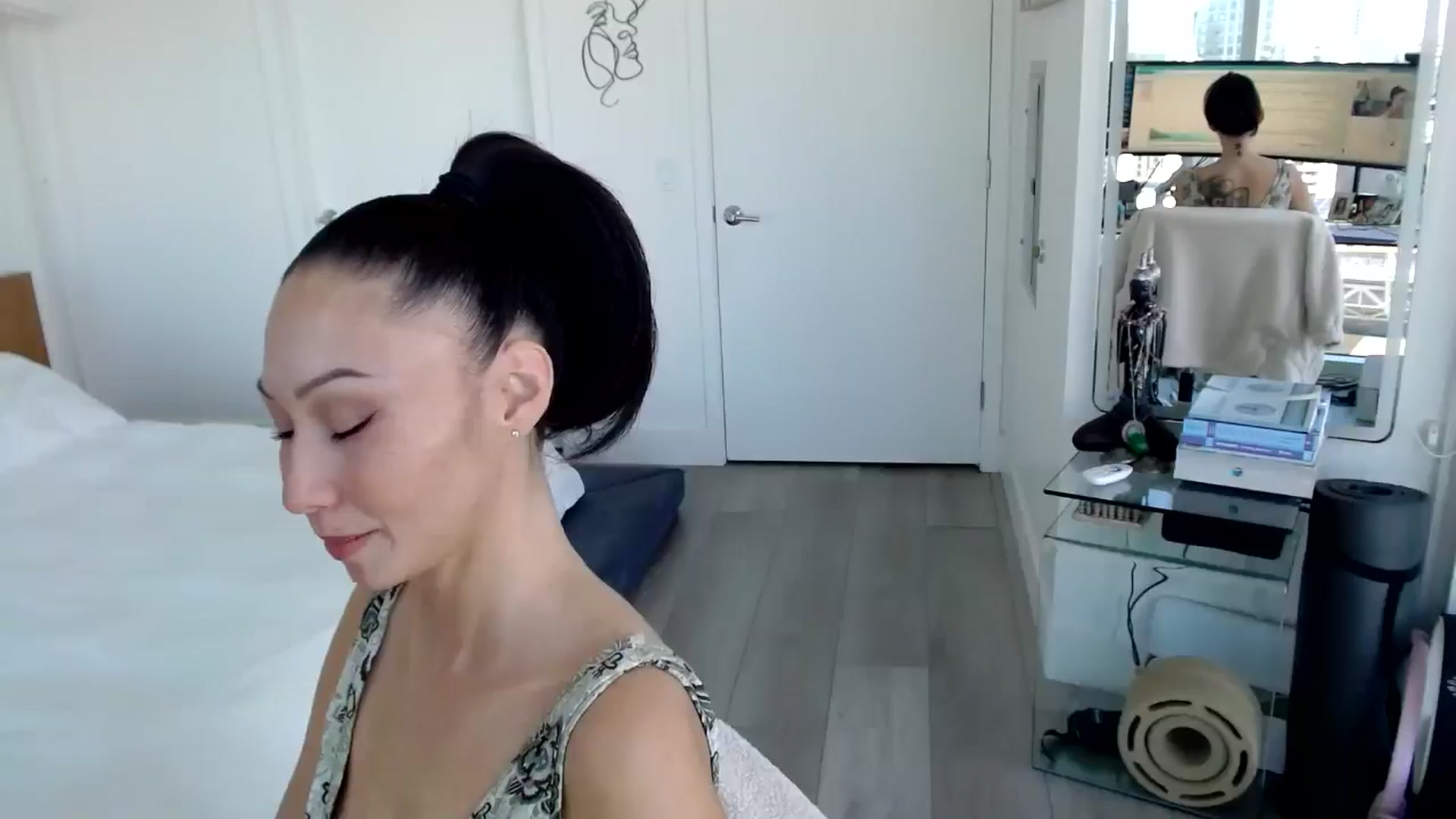 Gallery image thumbnail from BitcoinB00M's myfreecams stream on, 01/06/2025, 21:24 image 15 of 20