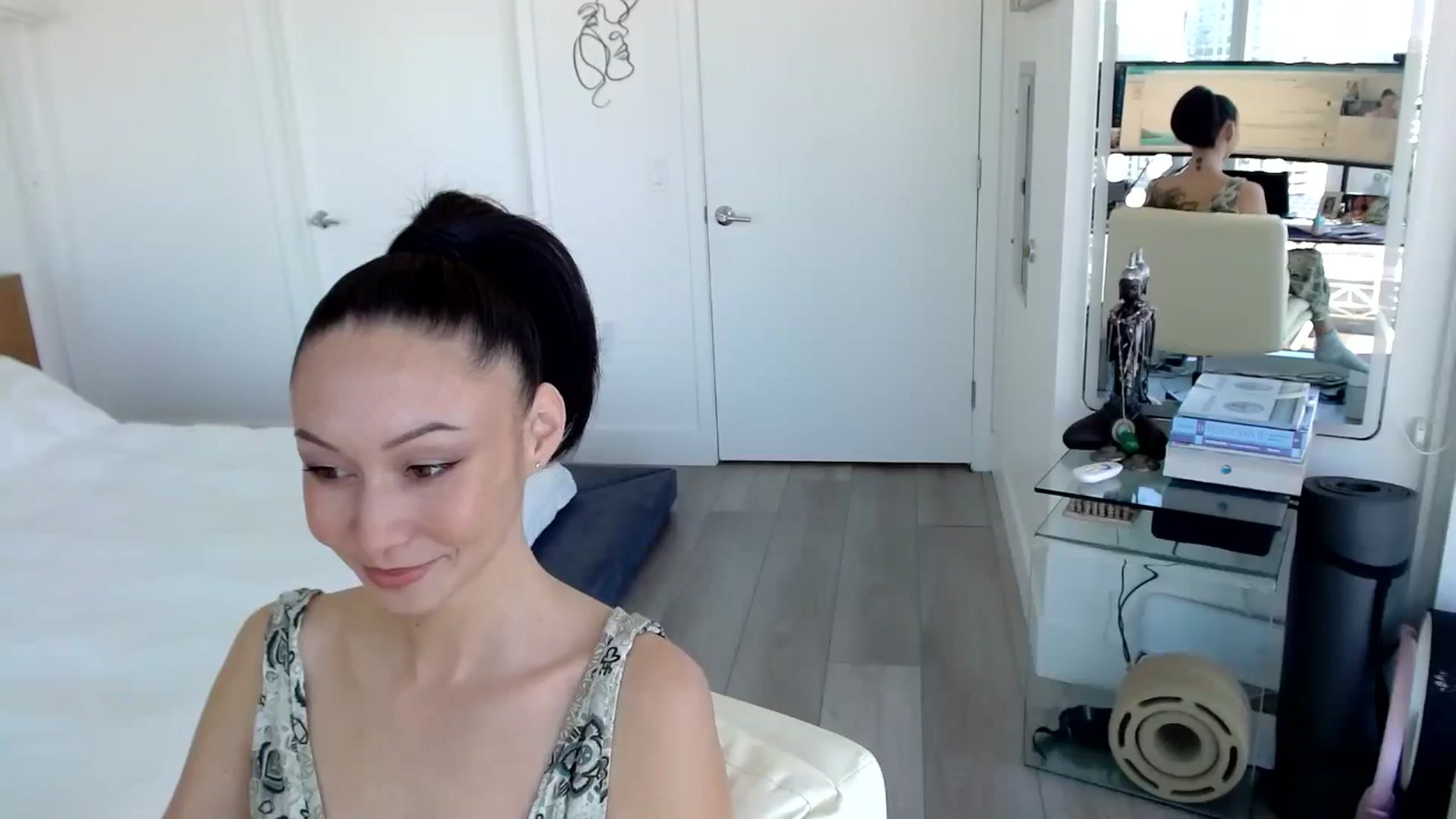 Gallery image thumbnail from BitcoinB00M's myfreecams stream on, 01/06/2025, 21:24 image 1 of 20