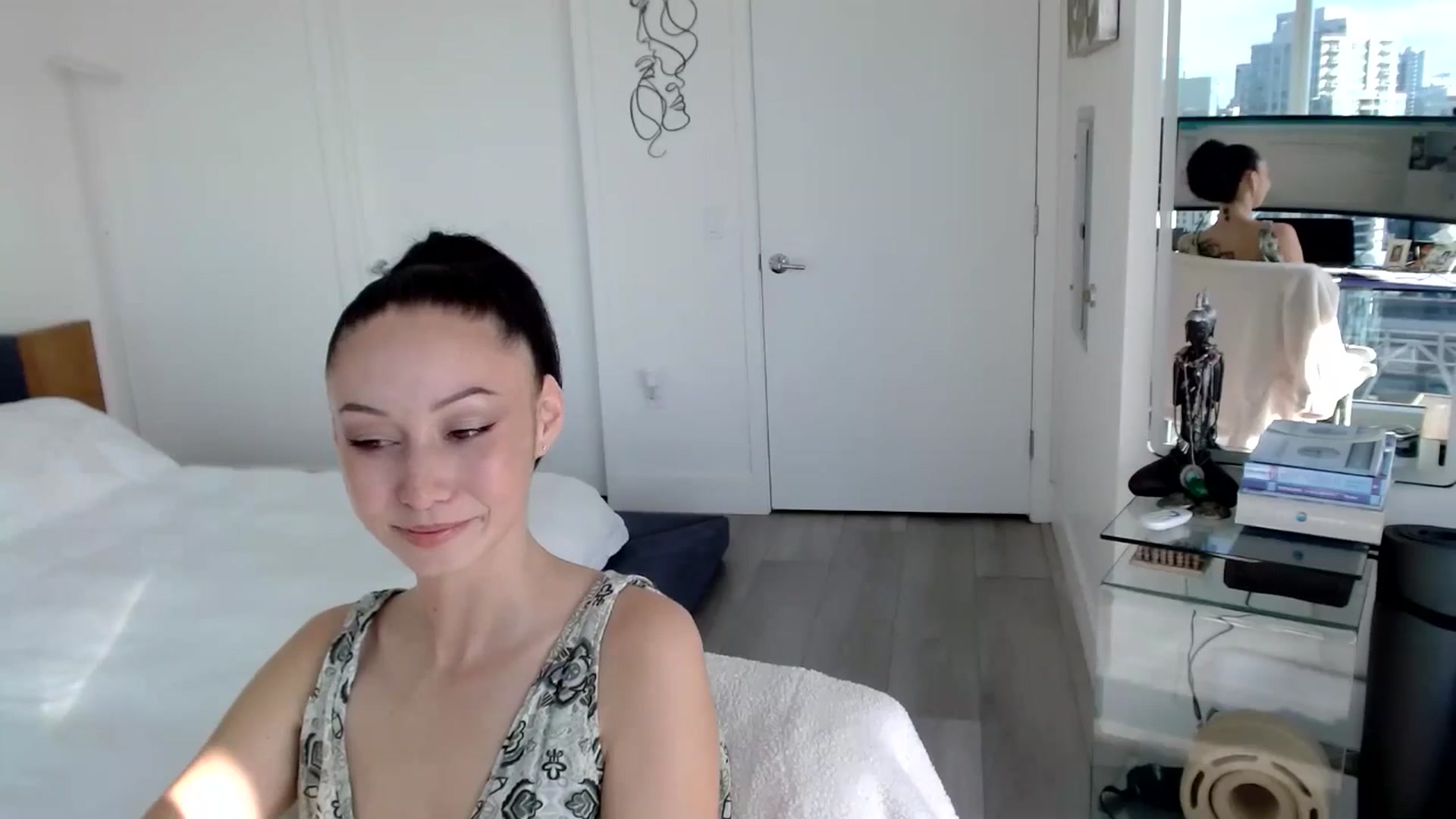 Gallery image thumbnail from BitcoinB00M's myfreecams stream on, 01/06/2025, 22:39 image 19 of 20