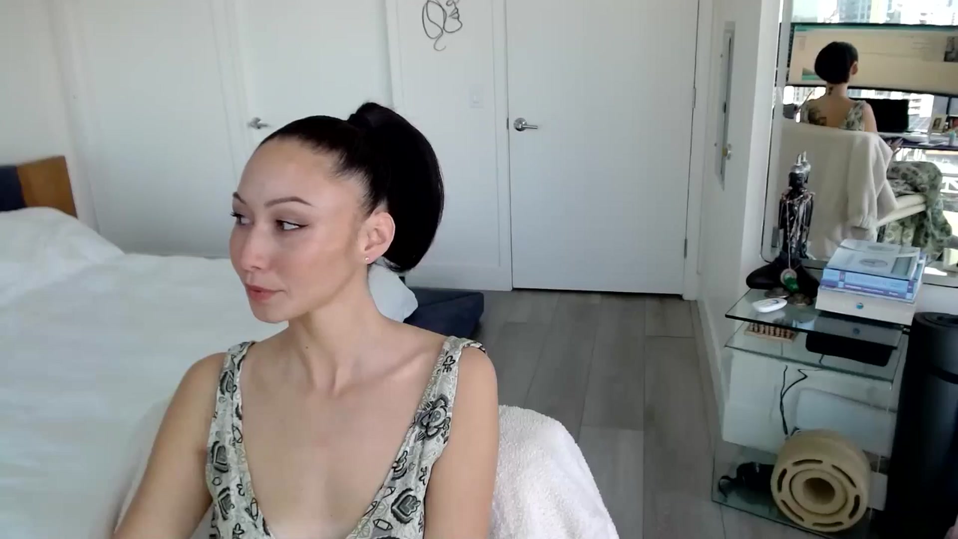Gallery image thumbnail from BitcoinB00M's myfreecams stream on, 01/06/2025, 22:39 image 3 of 20