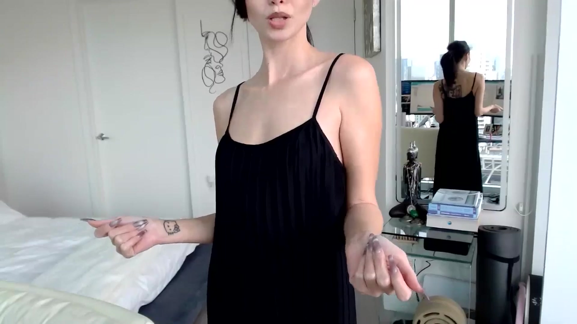 Gallery image thumbnail from BitcoinB00M's myfreecams stream on, 01/08/2025, 22:38 image 10 of 20