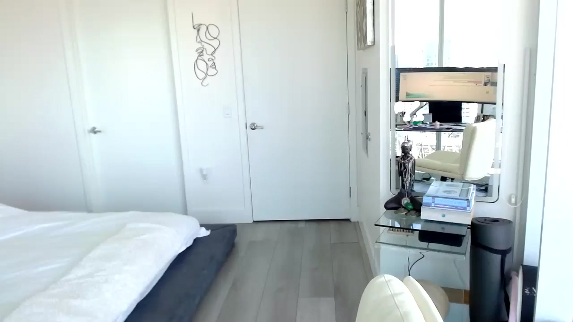 Gallery image thumbnail from BitcoinB00M's myfreecams stream on, 01/29/2025, 20:37 image 18 of 20