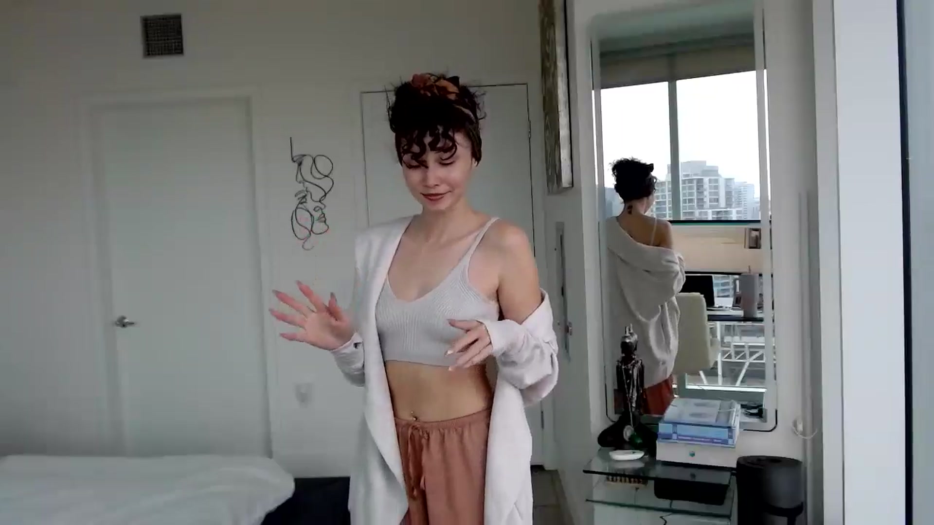 Gallery image thumbnail from BitcoinB00M's myfreecams stream on, 02/13/2025, 21:12 image 2 of 20